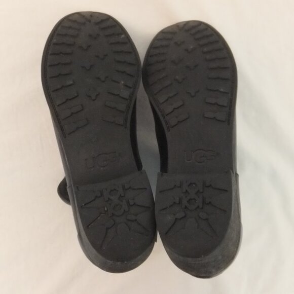 UGG Ankle Boots Womens 7 Black Chelsea Leather Sherpa Footbed 1.75 inch heel - Picture 7 of 9